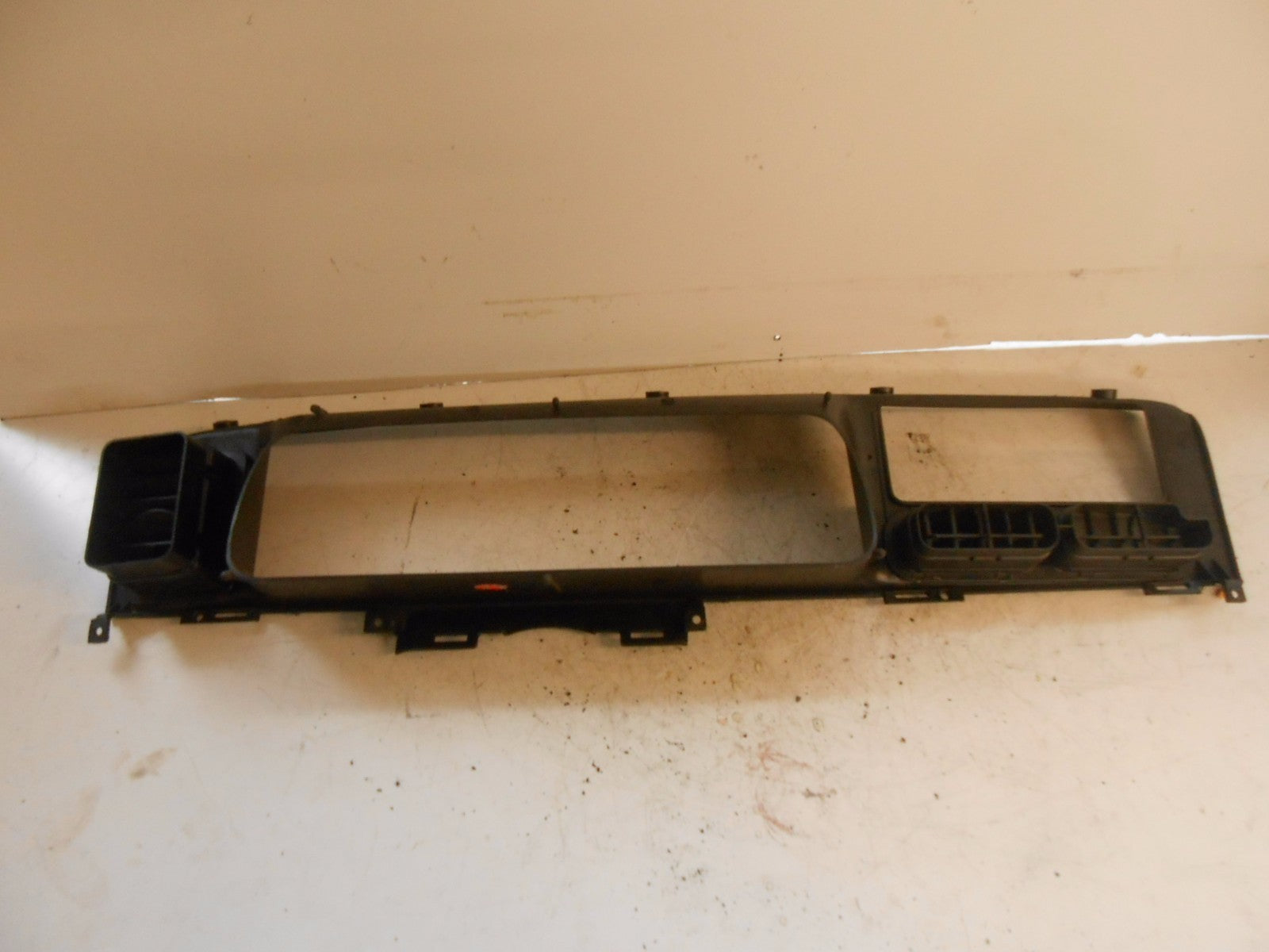 JEEP CHEROKEE ZJ 1999 DASH DASHBOARD SPEEDO CLOCK SURROUND TRIM 55356742