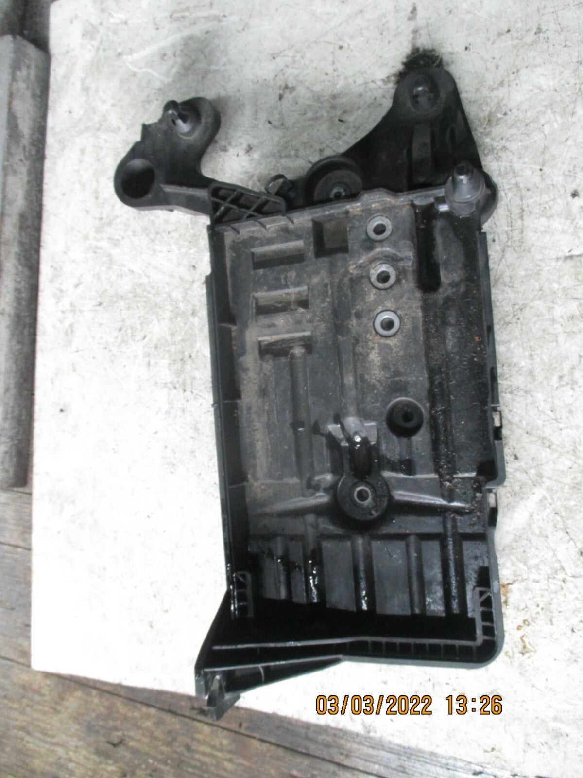VOLKSWAGEN GOLF 2018 MK7 BATTERY TRAY HOLDER 5Q0915331K
