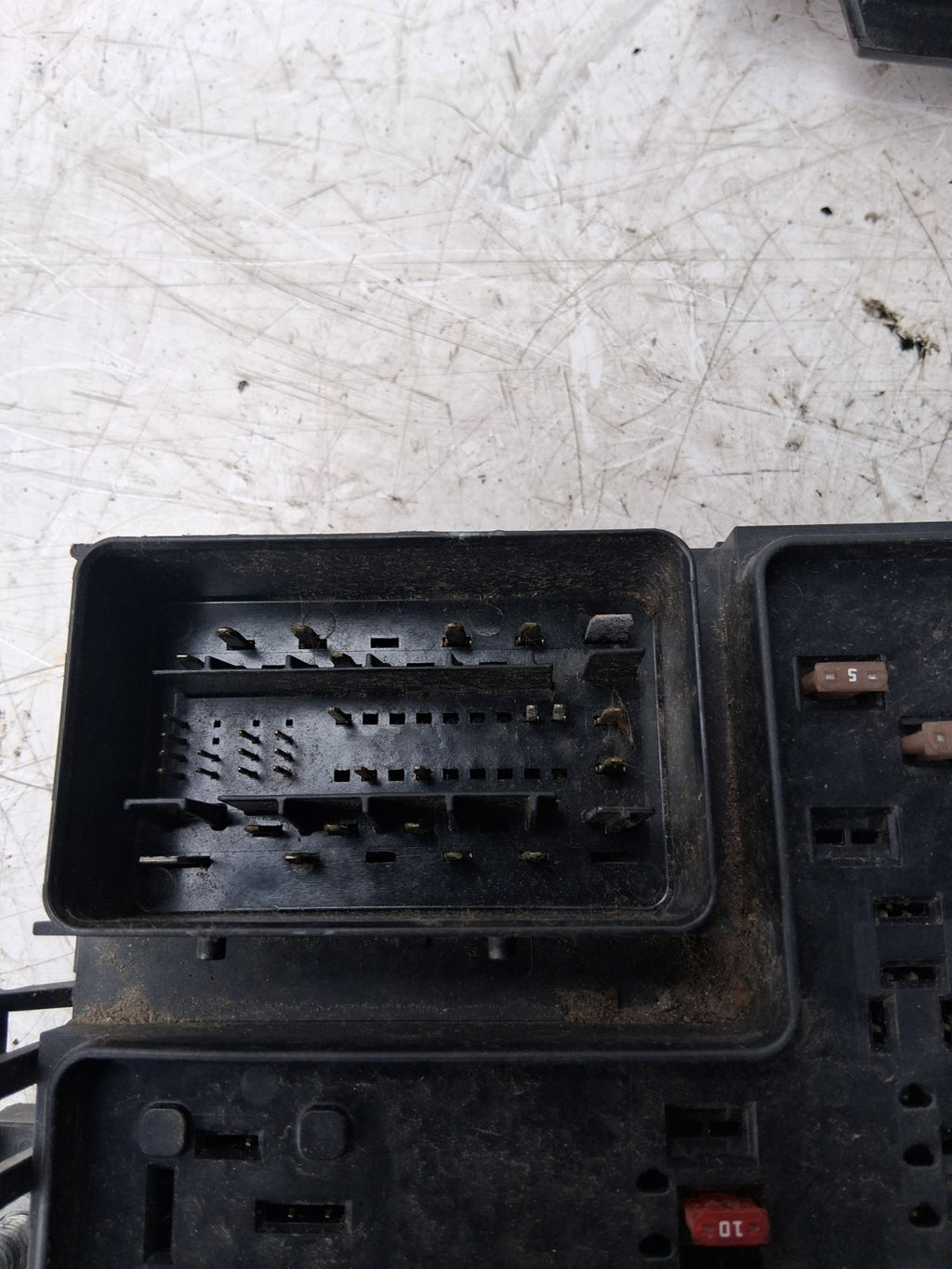 2017 FORD MONDEO BODY CONTROL MODULE FUSE BOX FG9T14A067ZA