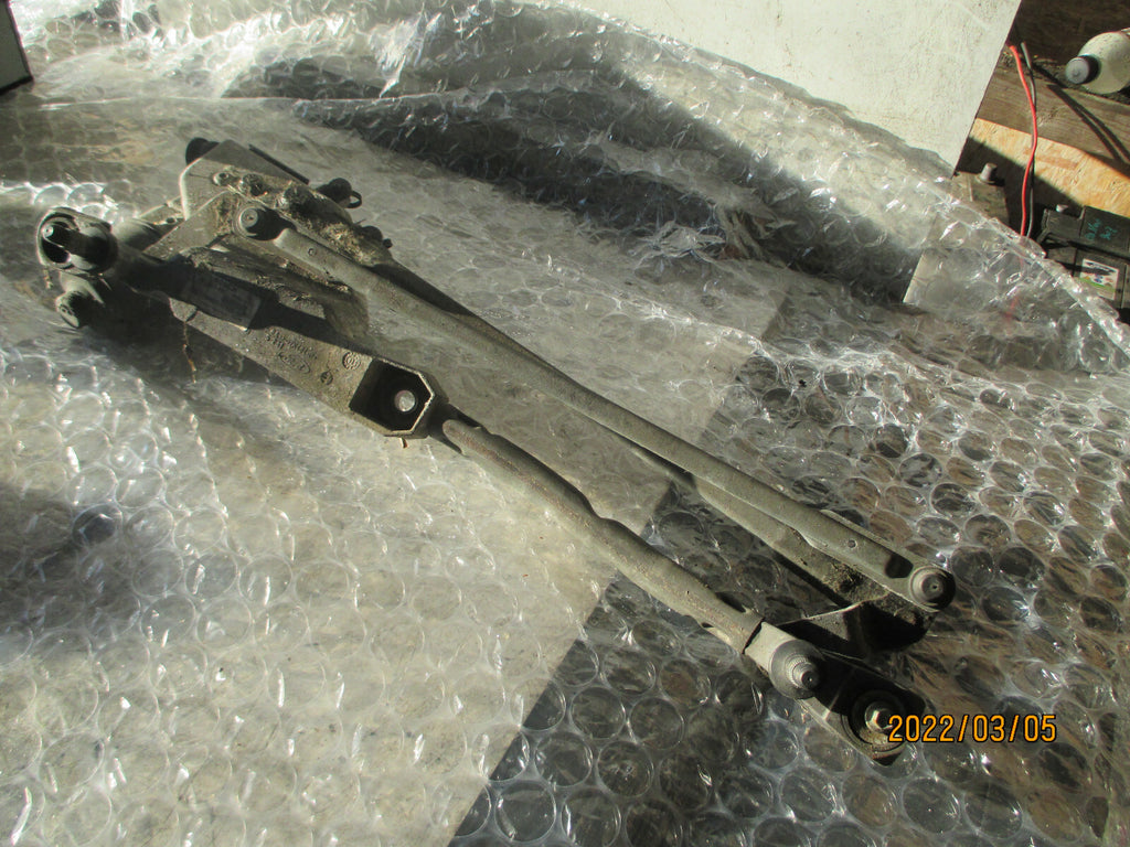 FORD FIESTA MK7 2016 FRONT WINDSCREEN WIPER MOTOR LINKAGES 8A6117500BF