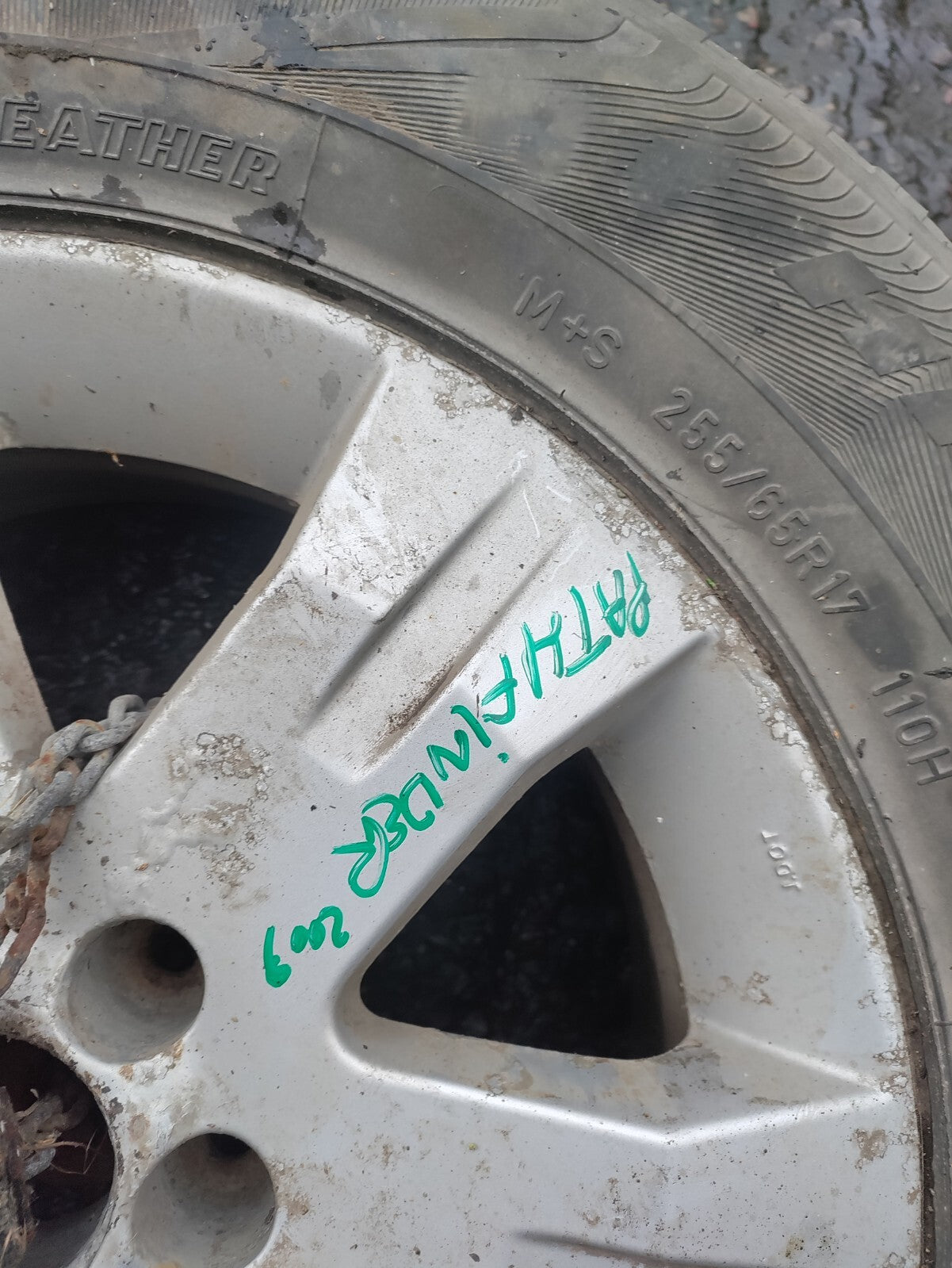 2006 NISSAN PATHFINDER R51 17 INCH ALLOY WHEEL WITH TYRE 255/65R17