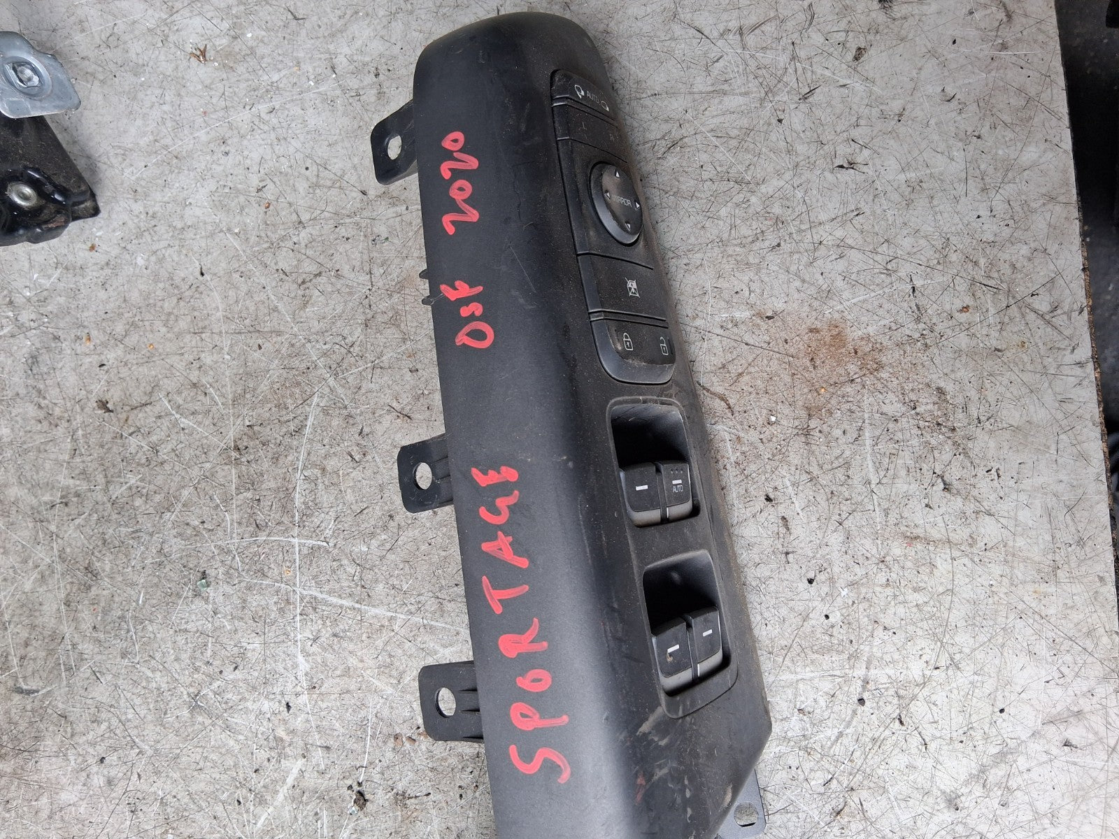 2020 KIA SPORTAGE OS DRIVER SIDE REAR WINDOW CONTROL SWITCH 93530D9500