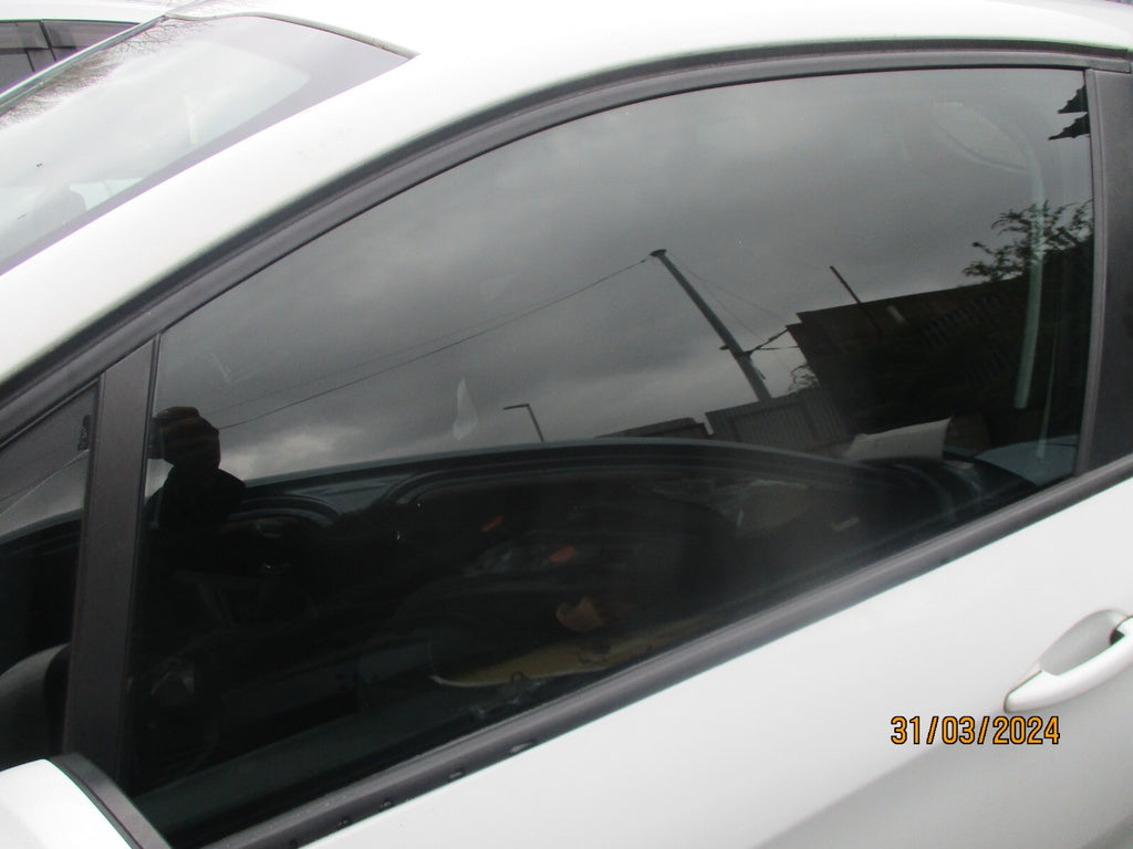 PEUGEOT 208 2016 3 DOOR NS PASSENGER SIDE DOOR WINDOW GLASS ONLY