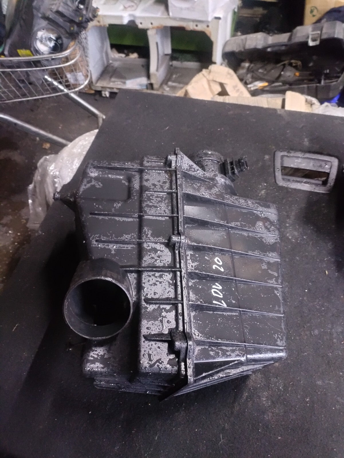 SAIC LDV MAXUS V80 2020 2.5 DIESEL AIR FITER BOX