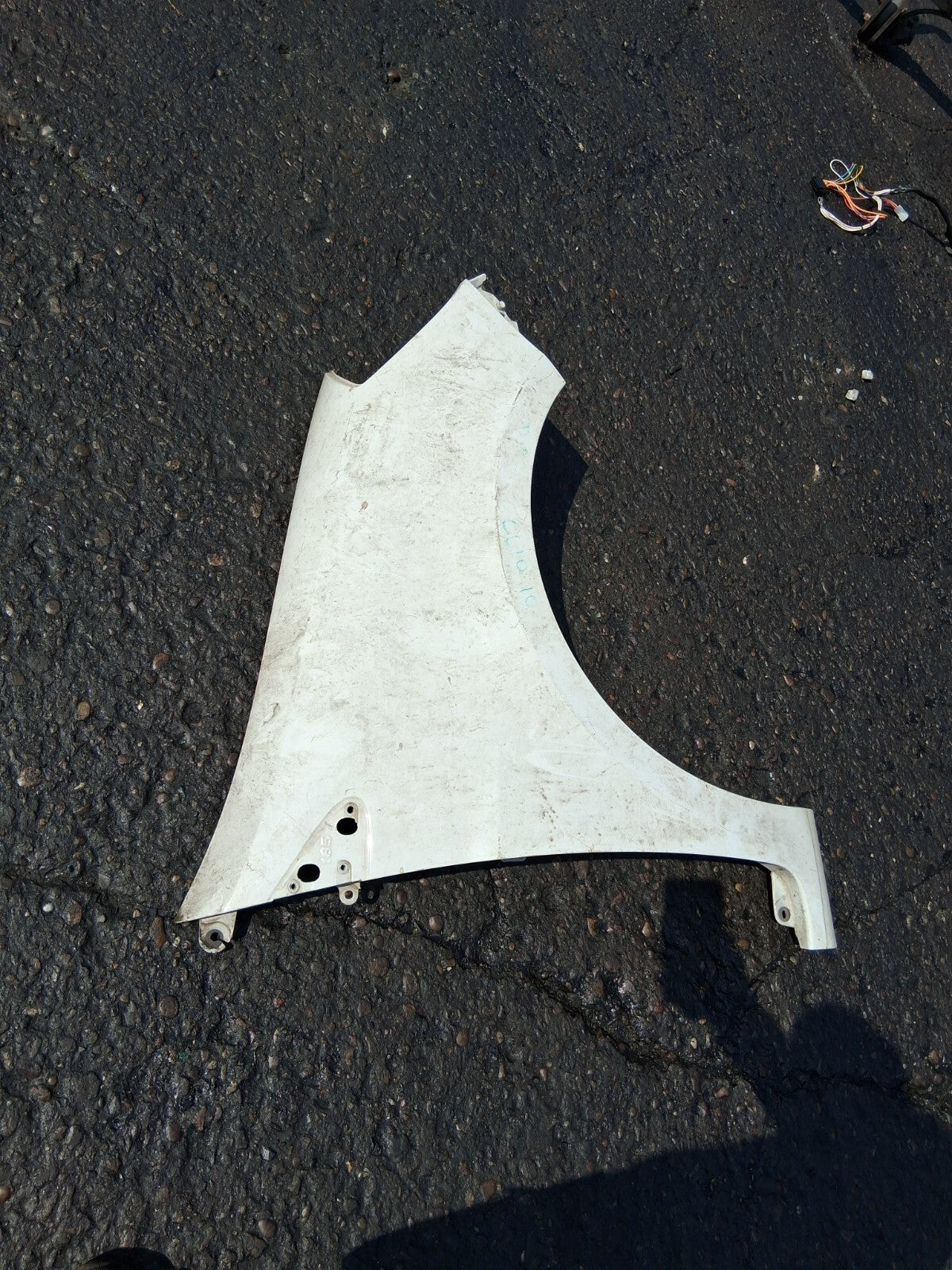 RENAULT CLIO MK3 2010 OS DRIVER SIDE WING PANEL WHITE