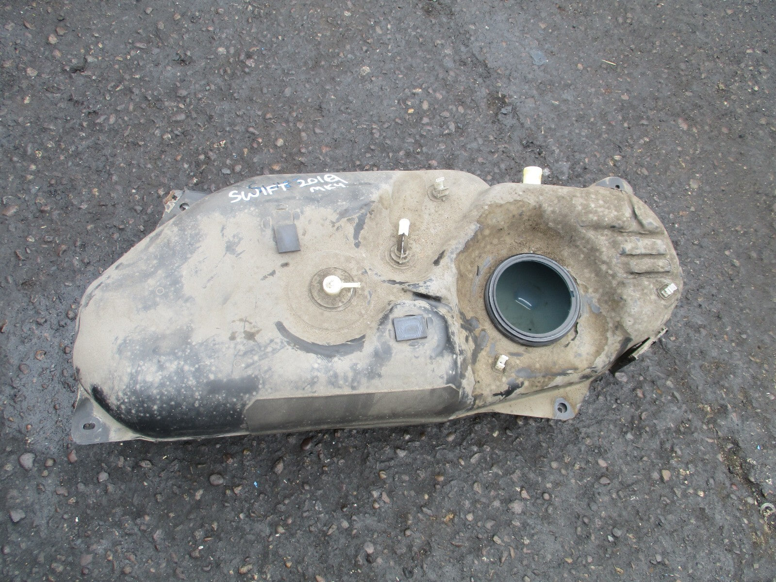 SUZUKI SWIFT MK4 2019 1.2 PETROL FUEL TANK RESERVOIR 8910152R0