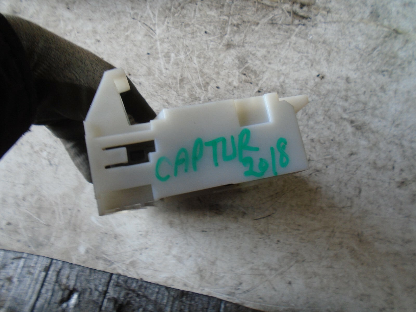 RENAULT CAPTUR 2018 MK1 IGNITION KEY READER A2C30075300