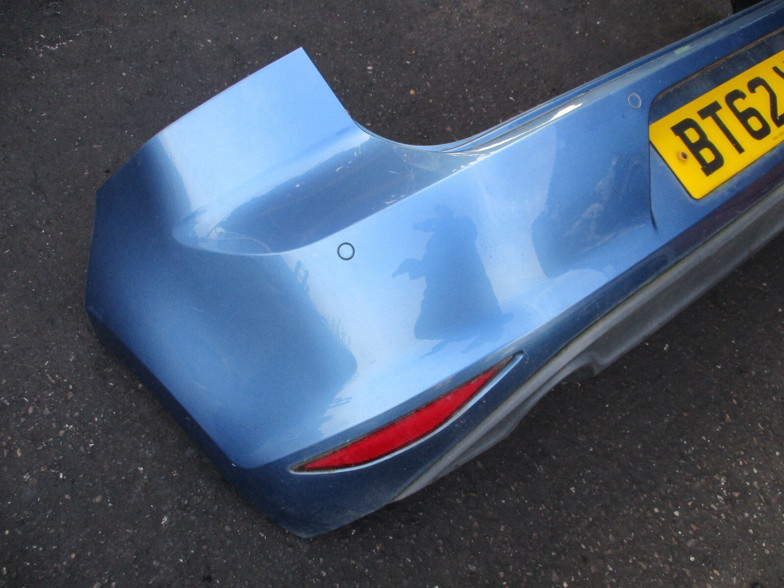 2013 VW VOLKSWAGEN GOLF MK7 REAR BUMPER WITH PDC SENSORS BLUE LA5J SCRATCHES