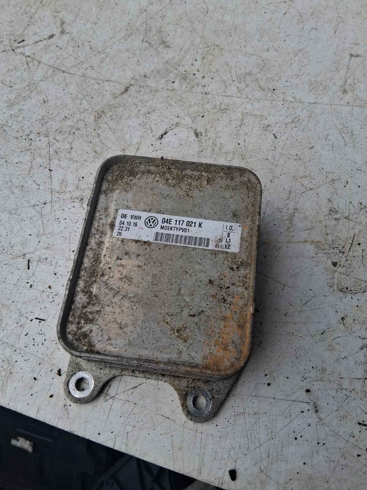 2016 VW VOLKSWAGEN GOLF MK7 1.4 PETROL ENGINE OIL COOLER 04E117021K