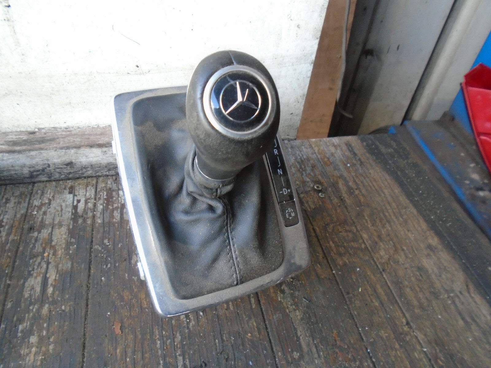 MERCEDES BENZ E CLASS W212 2010 AUTOMATIC GEARSTICK LEVER SELECTOR