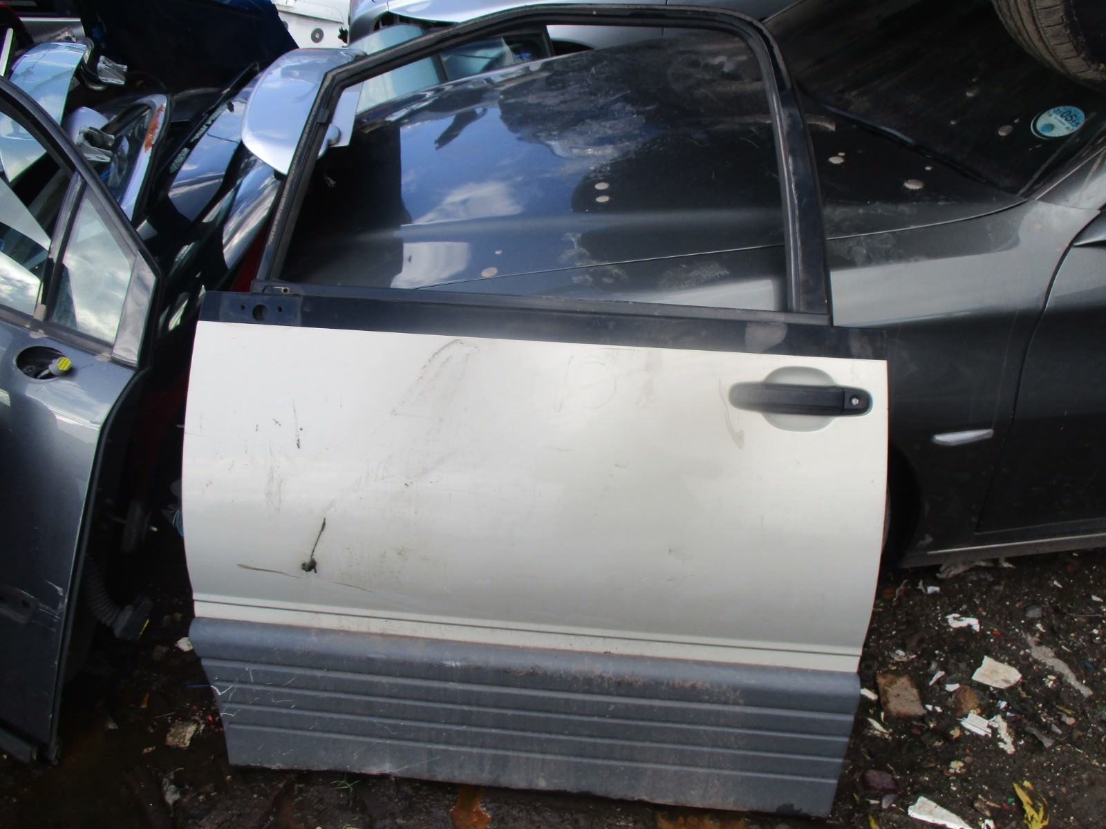 1994 TOYOTA LUCIDA ESTIMA NSF PASSENGER SIDE FRONT DOOR COMPLETE