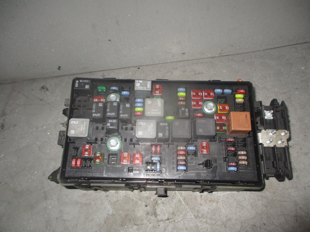 VAUXHALL INSIGNIA 2010 2.0 DIESEL FUSE BOX 1327588104