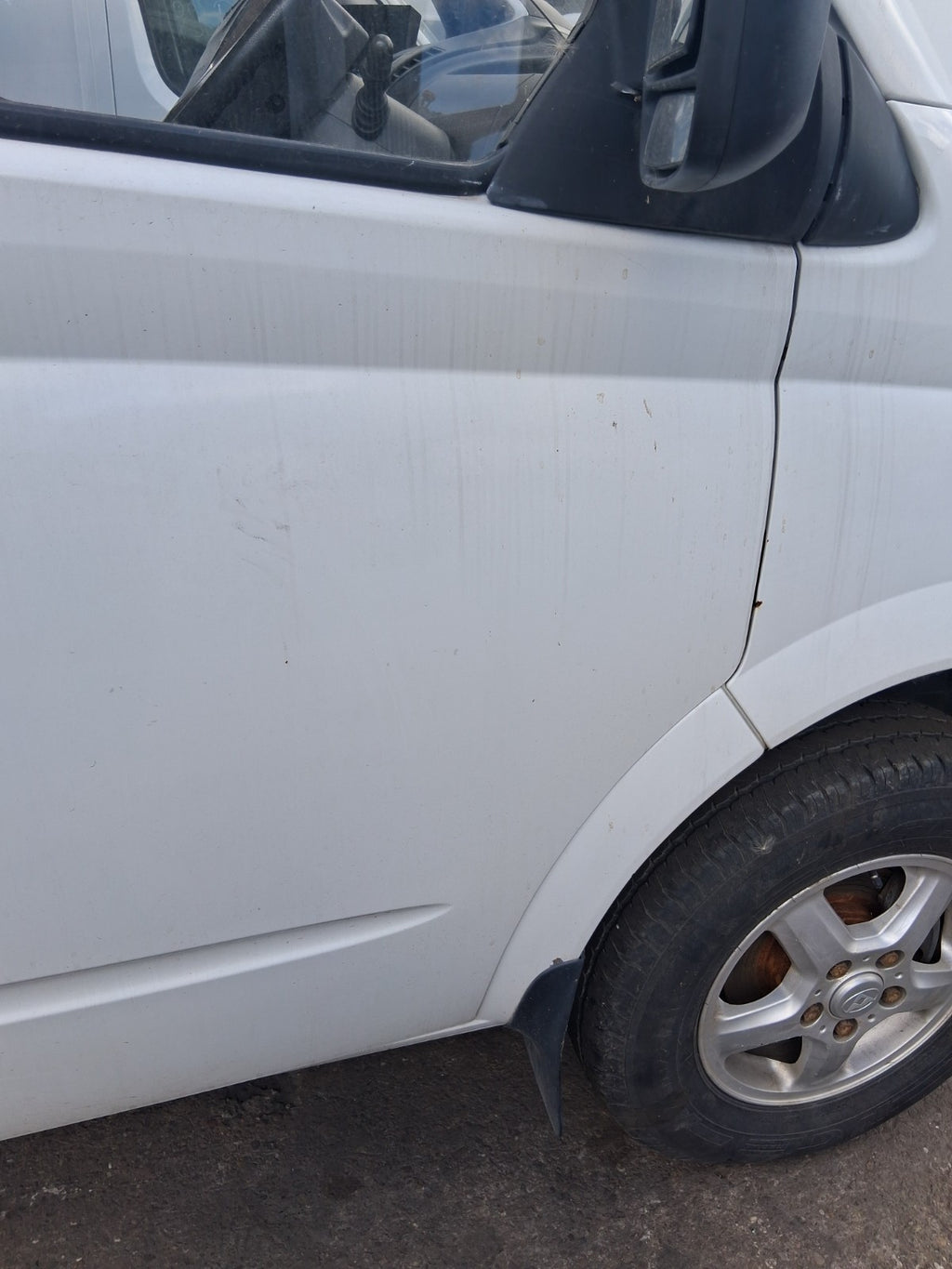 2020 SAIC LDV V80 OSF DRIVER SIDE FRONT RIGHT BARE DOOR WHITE