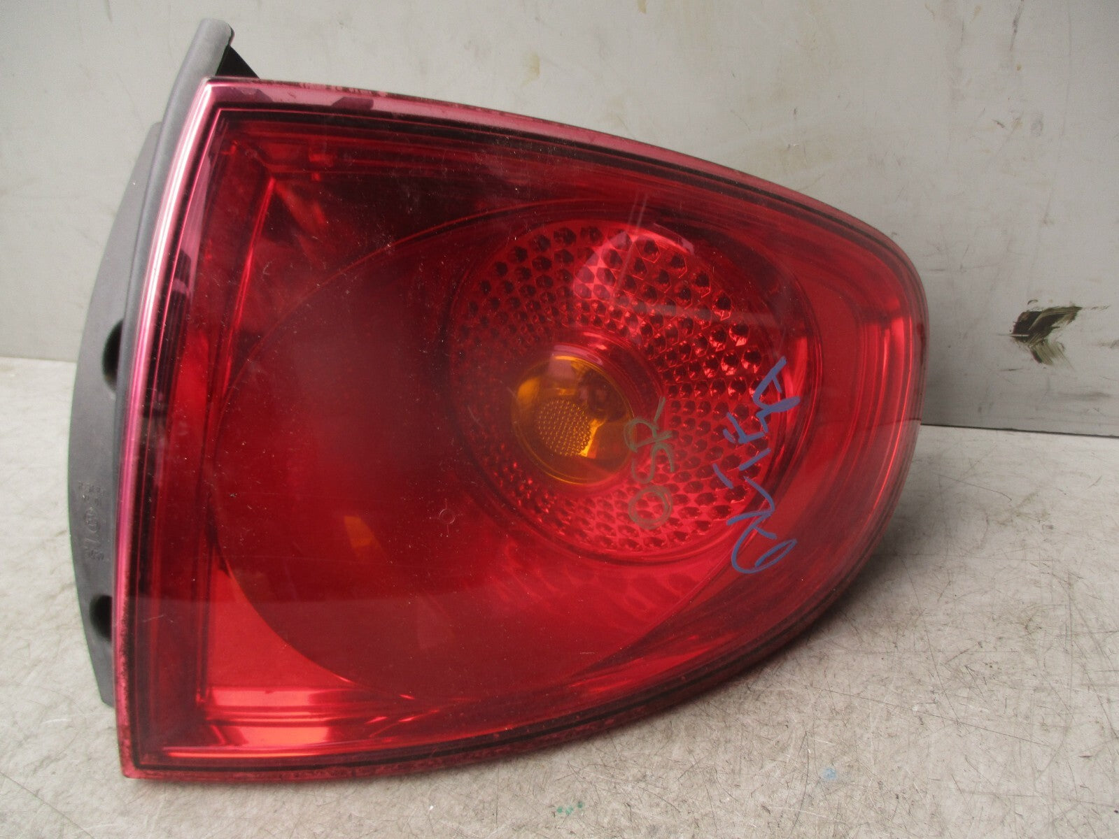 2004 SEAT ALTEA MK1 OSR DRIVER SIDE REAR TAIL LIGHT TAIL LAMP 5P0945112
