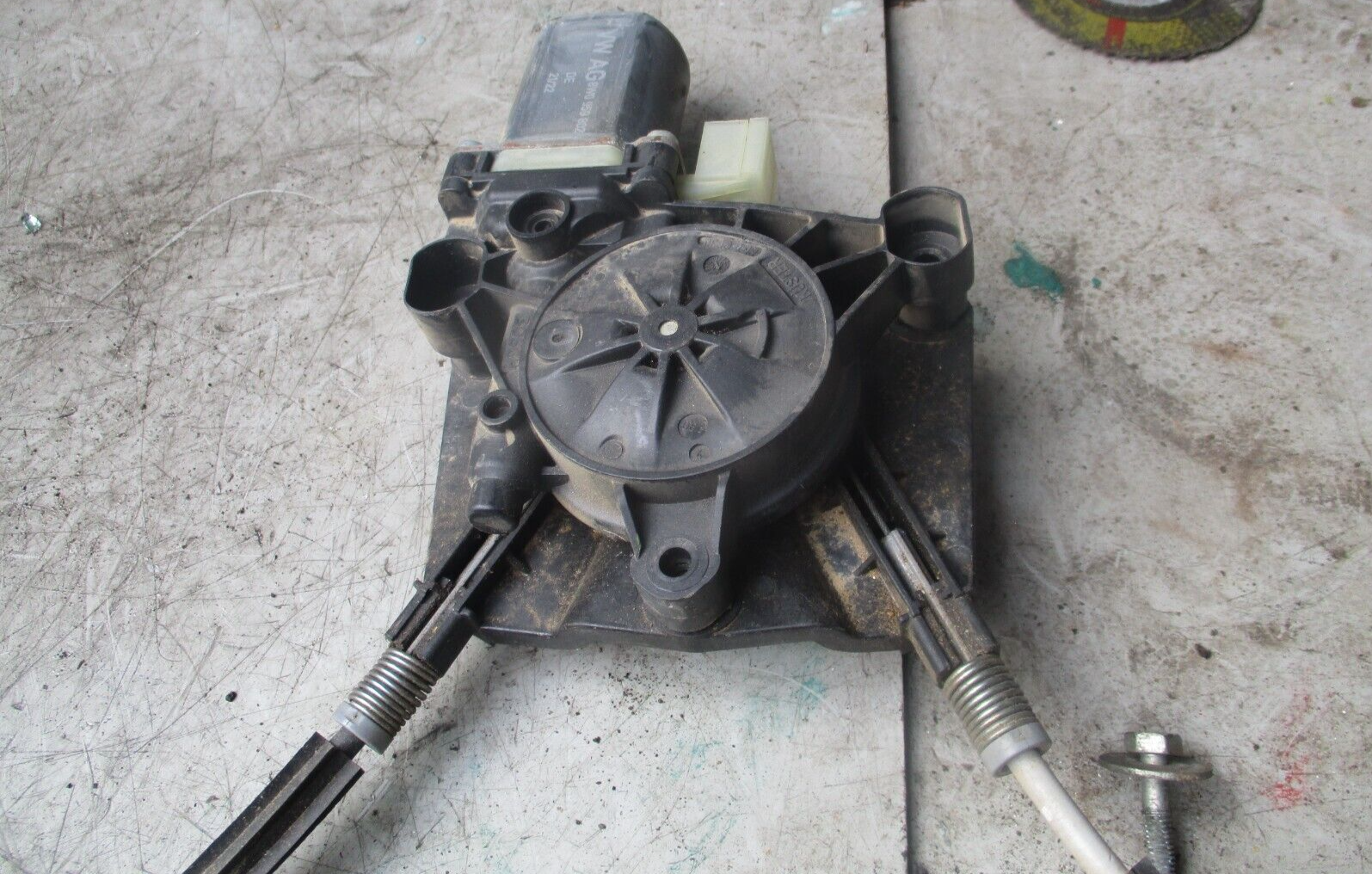 2022 VW VOLKSWAGEN CRAFTER NSF PASSENGERS SIDE FRONT WINDOW MOTOR REGULATOR