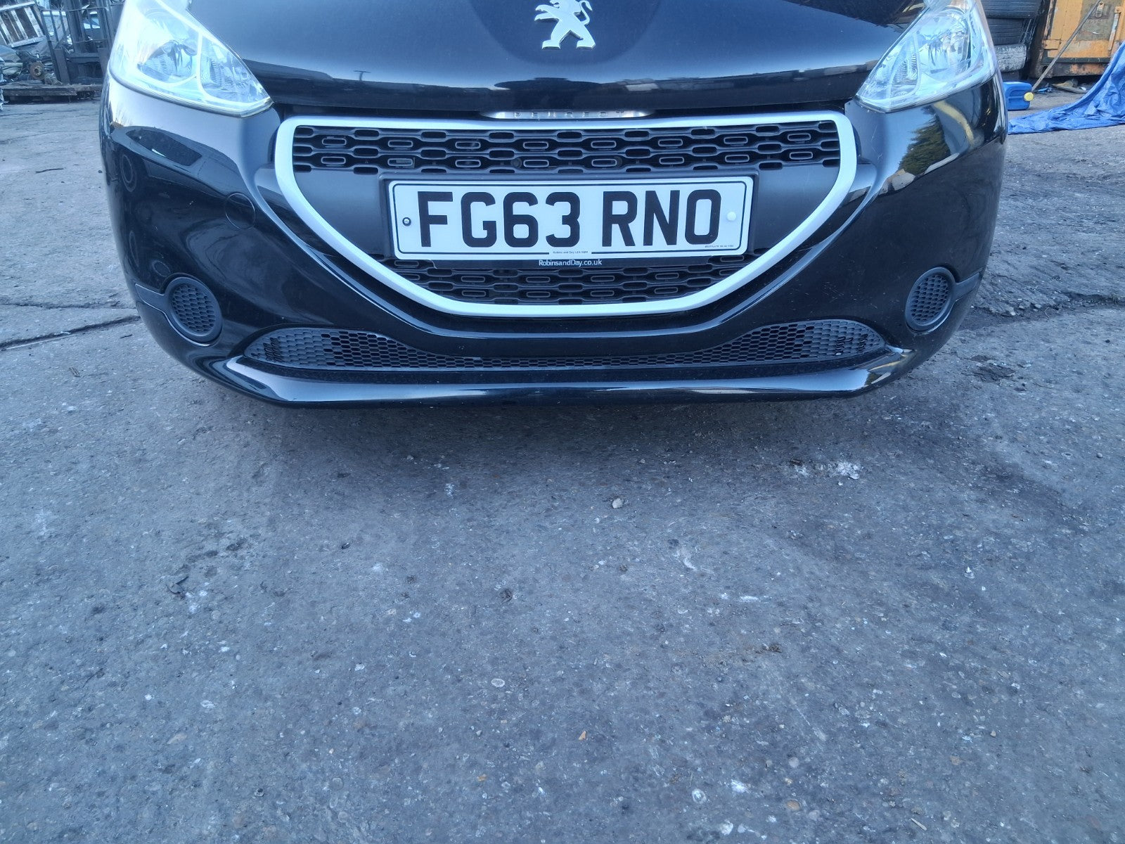 2014 PEUGEOT 208 COMPLETE FRONT BUMPER WITH GRILL PEARL BLACK KTV