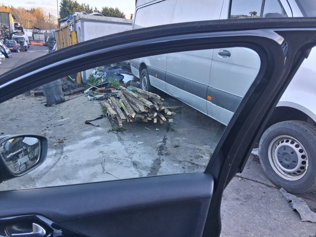 2014 PEUGEOT 208 OSF DRIVER SIDE FRONT RIGHT WINDOW GLASS