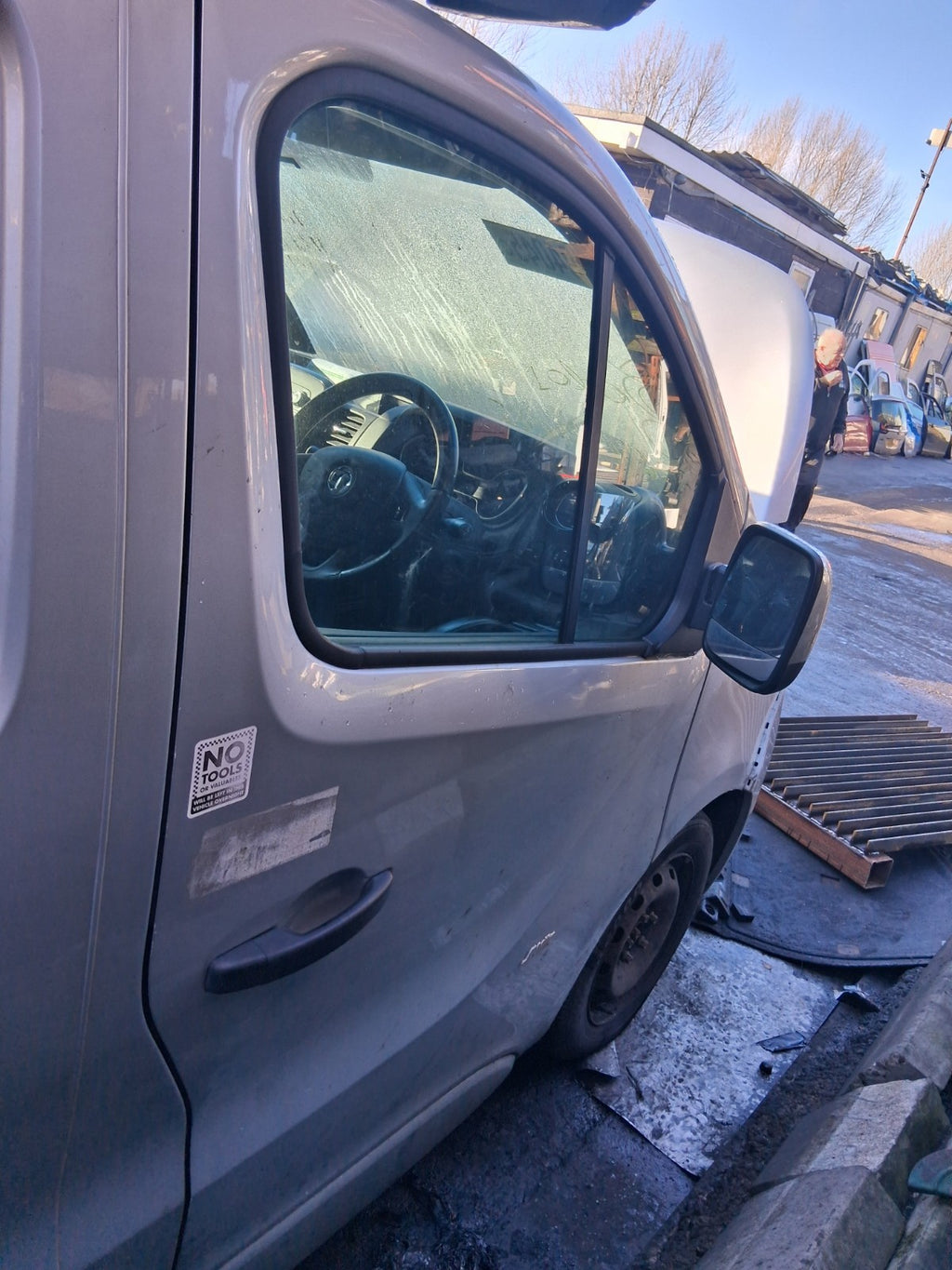 2017 VAUXHALL VIVARO MK2 OSF DRIVER SIDE FRONT RIGHT BARE DOOR SILVER L193
