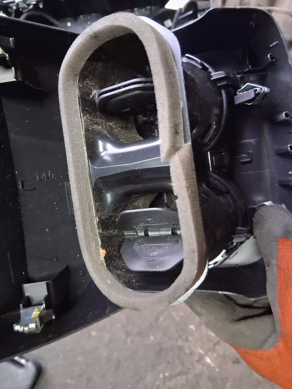 2021 MERCEDES A CLASS V177 COMPLETE CENTRE CONSOLE WITH TOUCH PAD AIR VENT