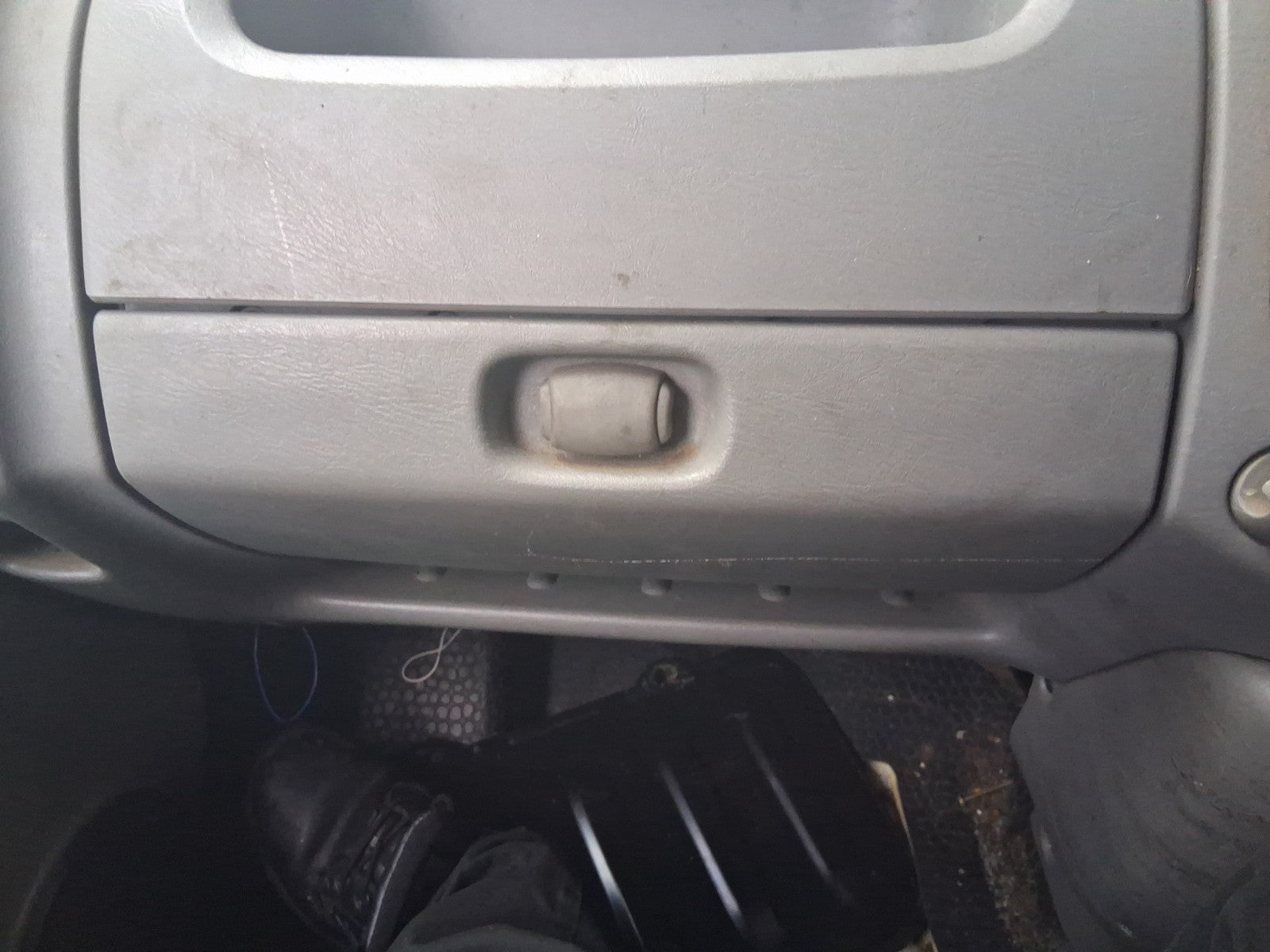 2014 VAUXHALL VIVARO MK1 DASHBOARD GLOVE BOX STORAGE COMPARTMENT
