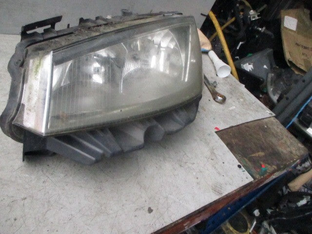 2005 RENAULT MEGANE MK2 CONVERTIBLE NS PASSENGER SIDE HEADLIGHT 8200476432