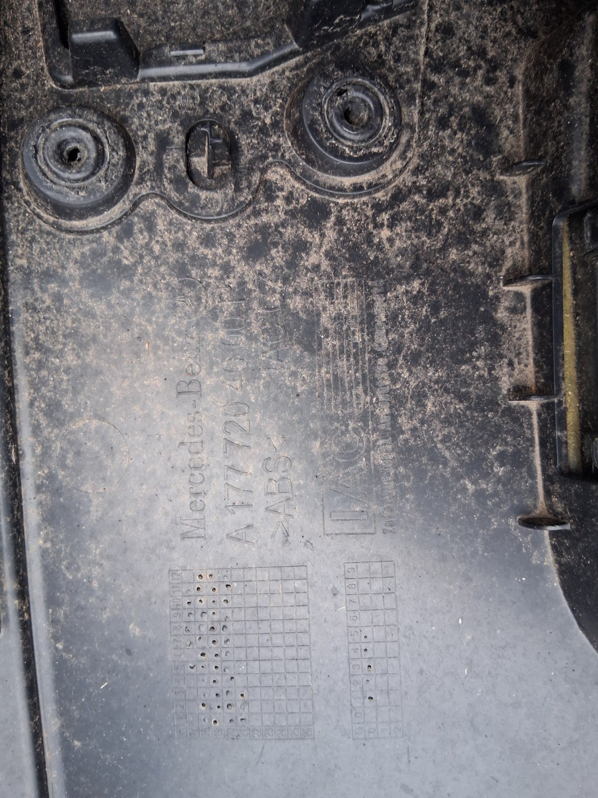 2021 MERCEDES A CLASS SALOON V177 OSF DRIVER SIDE FRONT DOOR CARD A1777204000