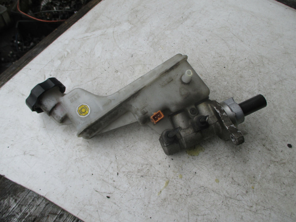 HYUNDAI I30 2014 MK2 BRAKE MASTER CYLINDER RESERVOIR BOTTLE TANK ASSEMBLY UNIT
