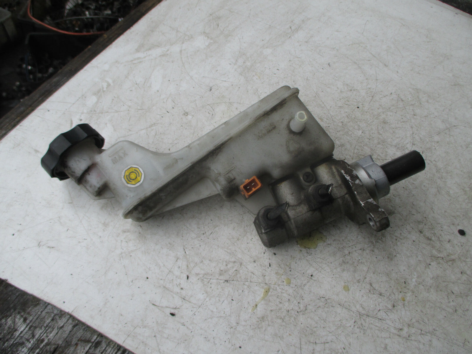 HYUNDAI I30 2014 MK2 BRAKE MASTER CYLINDER RESERVOIR BOTTLE TANK ASSEMBLY UNIT