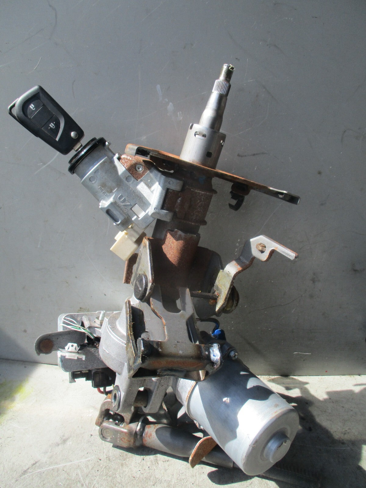 2019 PEUGEOT 108 POWER STEERING COLUMN PUMP INGITION BARREL WITH KEY 452500H081