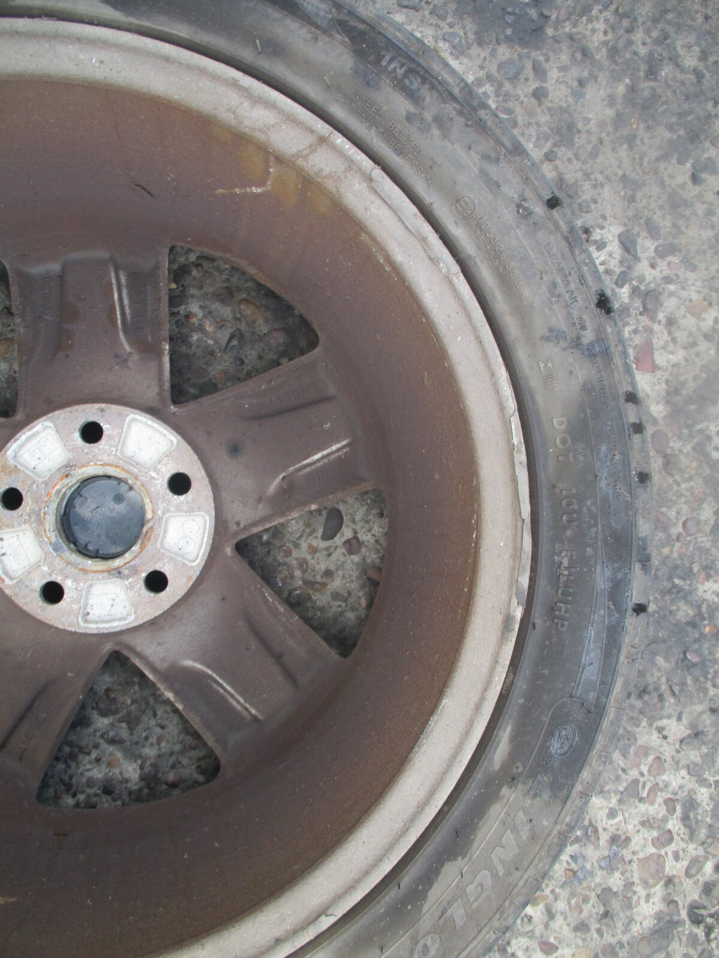 VW VOLKSWAGEN PASSAT 2006 B6 SALOON ALLOY WHEEL WITH 17 INCH TYRE