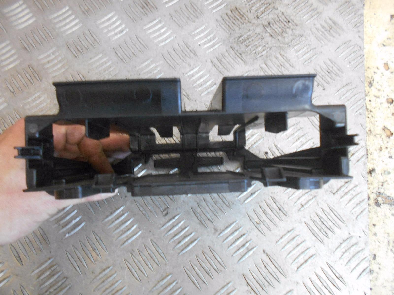BMW 1 SERIES F20 2016 ECU MODULE PLASTIC HOLDER 8507703