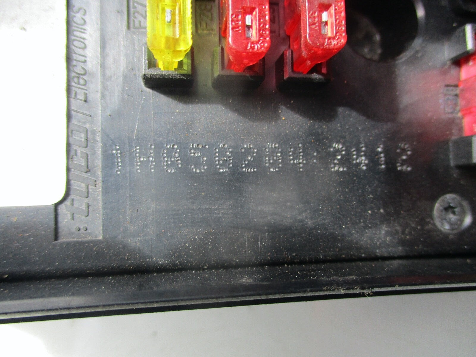 AUDI A4 B6 FUSE BOX RELAY UNT 191 906 383 C PA66 GF30