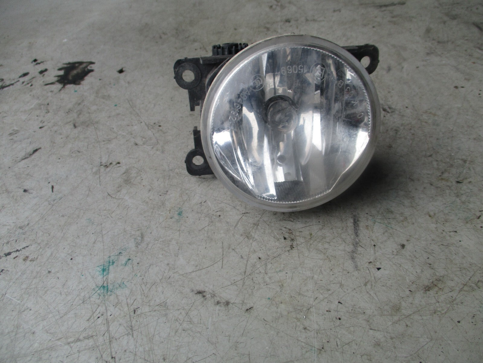 2011 CITROEN DS3 FOG LIGHT A046192