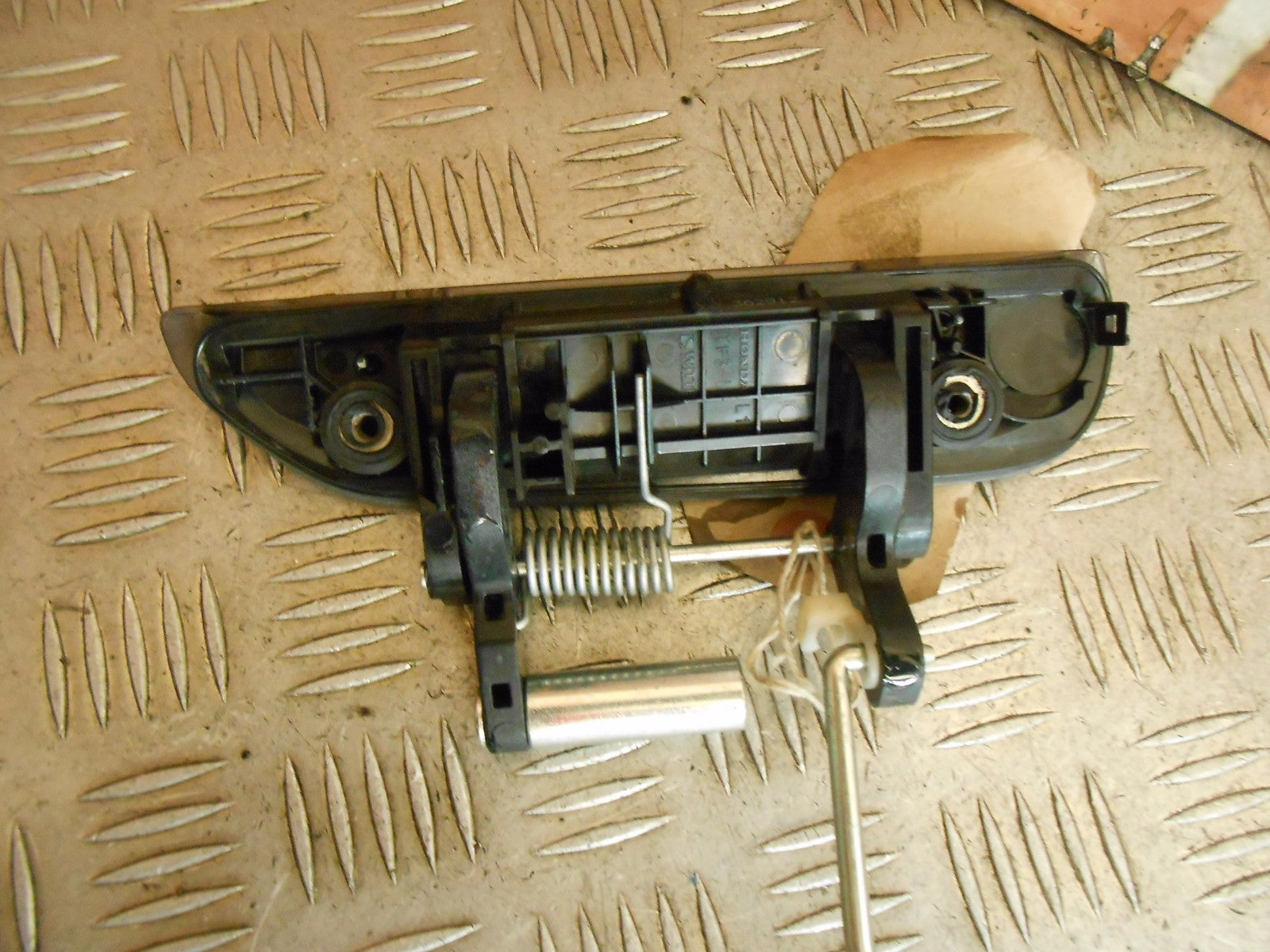HONDA JAZZ 2012 GOLD DSF DRIVERSIDE REAR DOOR HANDLE OFF SIDE 243112