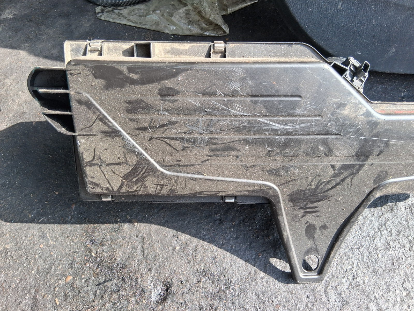 2015 BMW 3 SERIES F30 ESTATE AIR FILTER BOX HOUSING BOX 107378