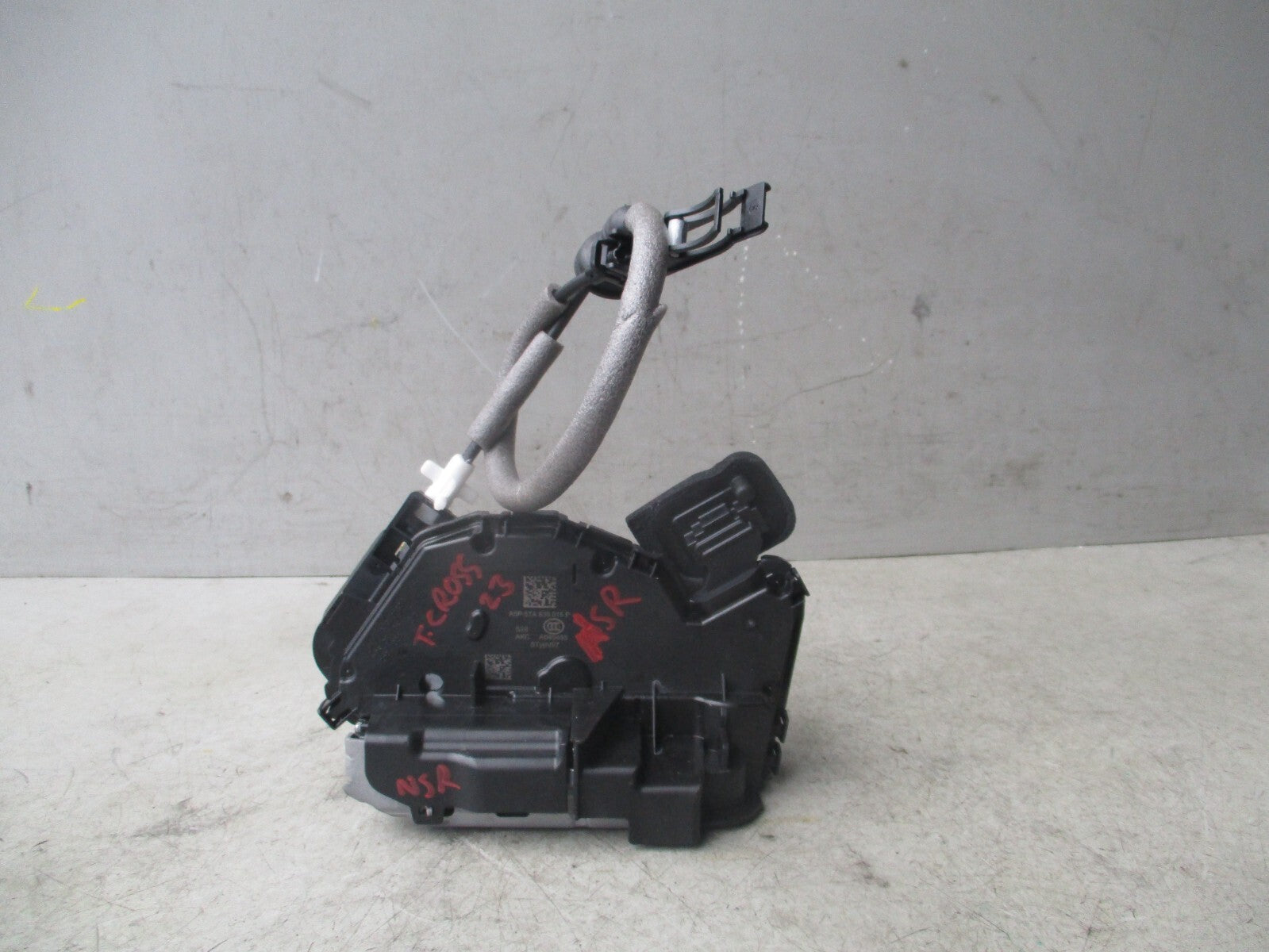 2023 VW VOLKSWAGEN T CROSS NSR PASSENGER SIDE REAR DOOR LOCK MECH 5TA839015P