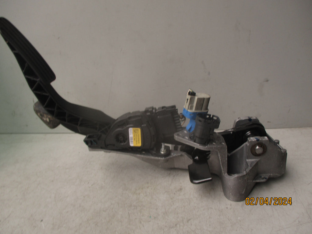2015 RANGE ROVER EVOQUE L538 BRAKE AND ACCELERATOR PEDAL ASSEMBLY BJ329F836DB