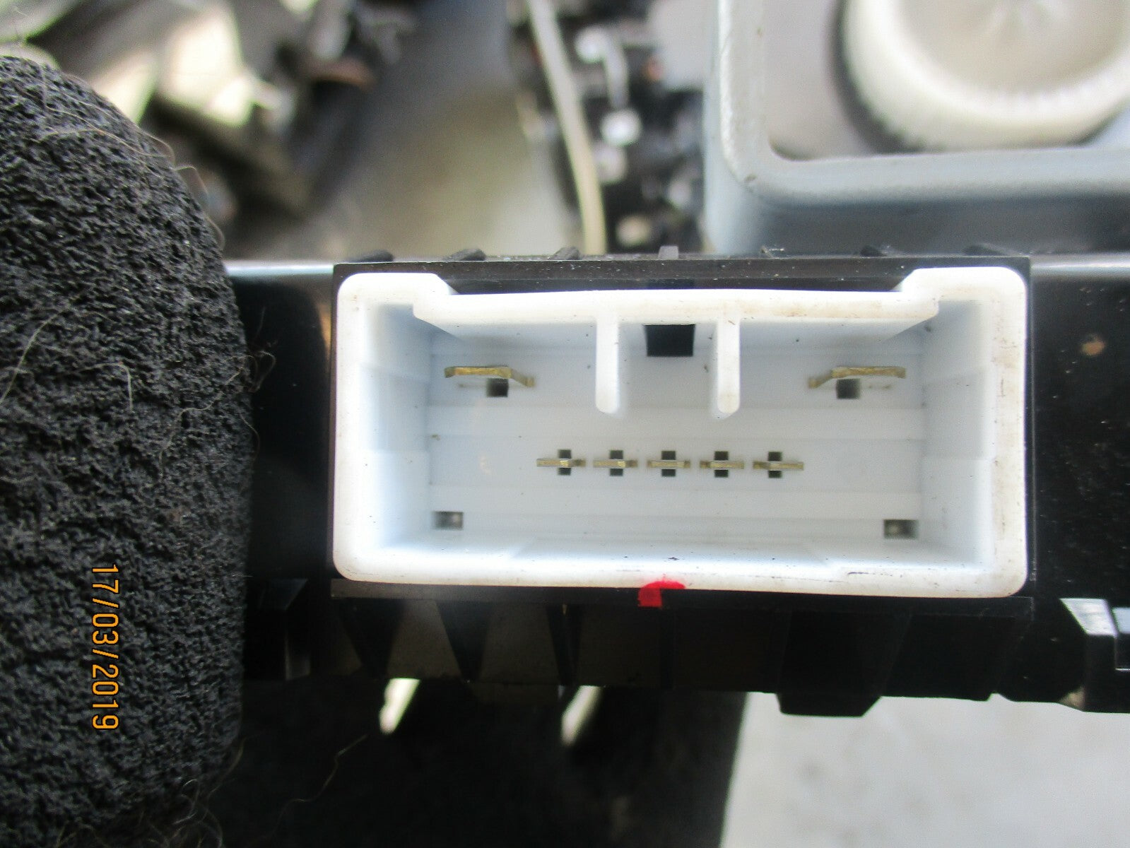 KIA RIO MK4 COMFORT CONTROL UNIT MODULE 95300H8100