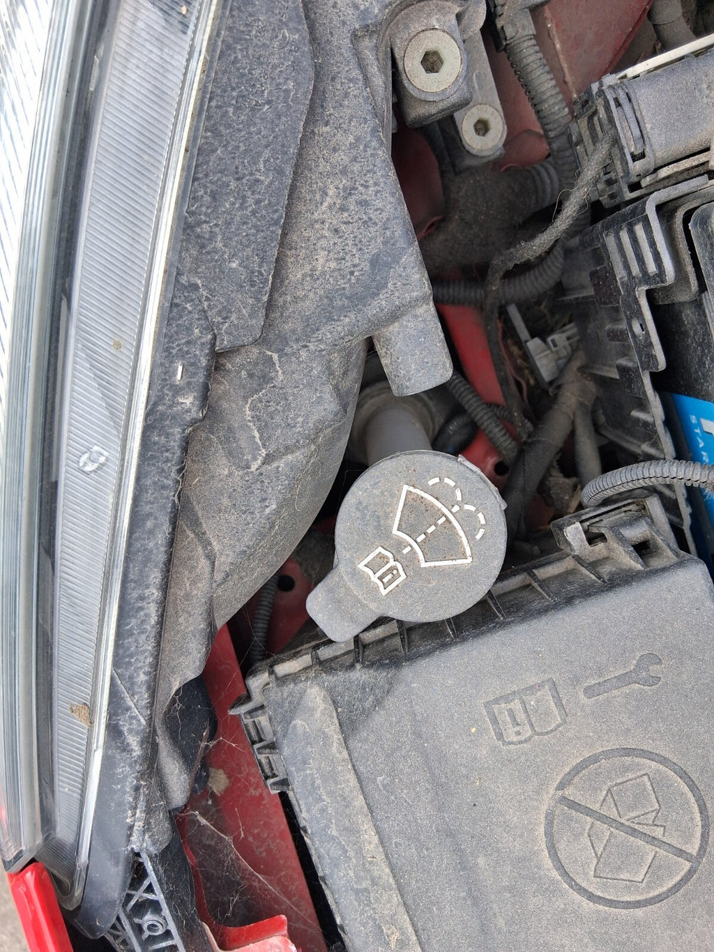 2015 VAUXHALL ASTRA J WINDSCREEN WASHER WATER BOTTLE RESERVOIR