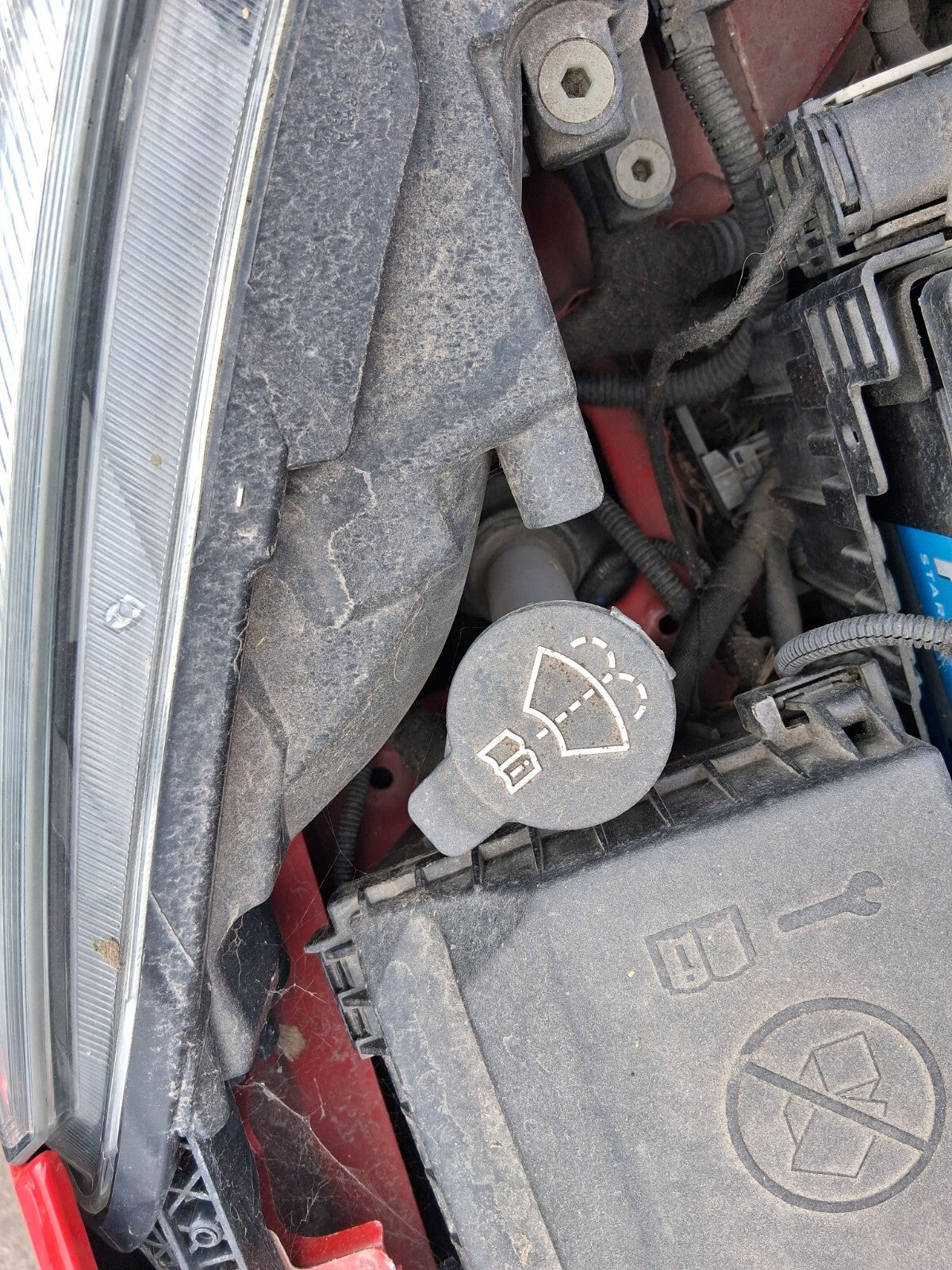 2015 VAUXHALL ASTRA J WINDSCREEN WASHER WATER BOTTLE RESERVOIR