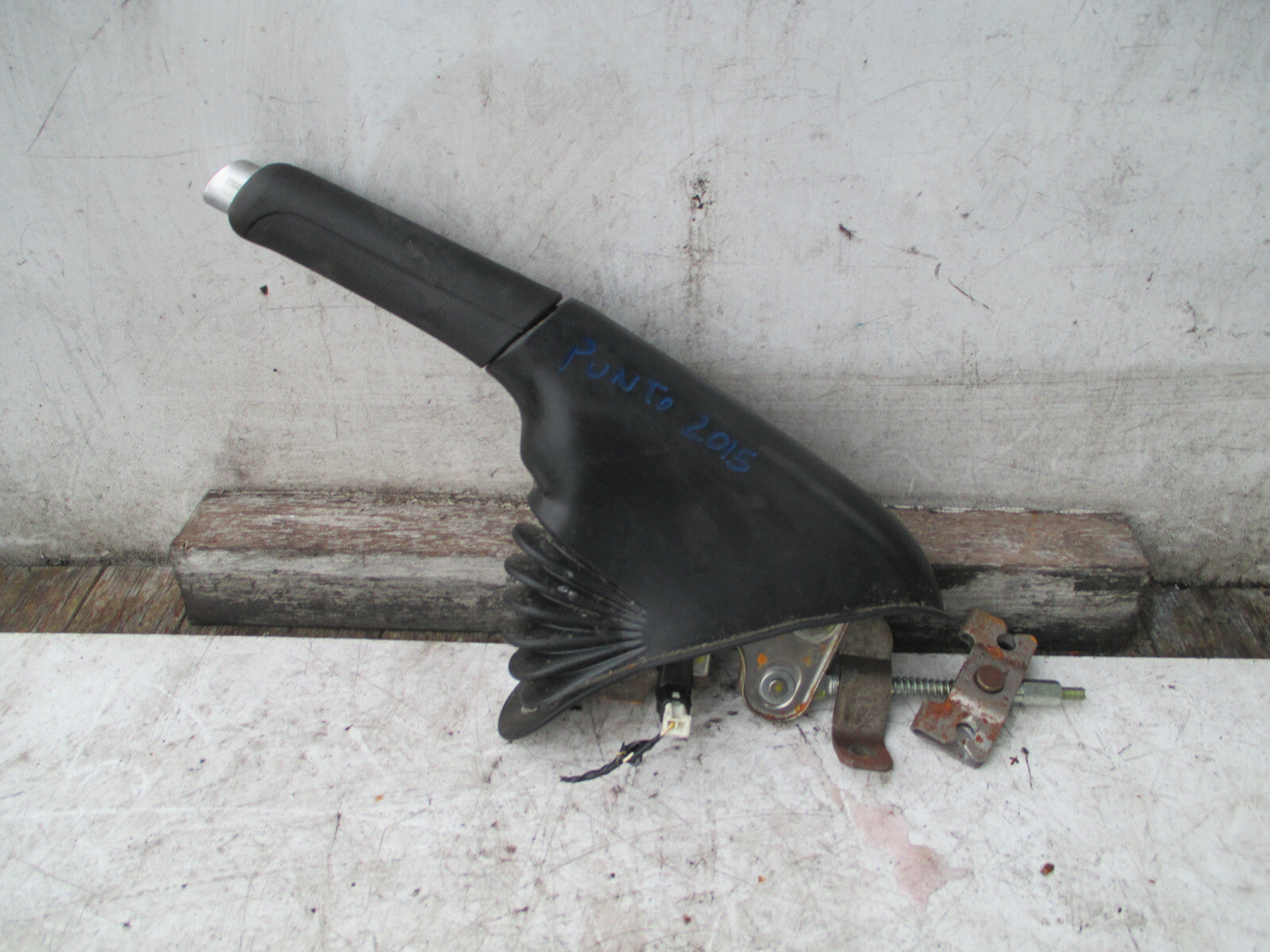 FIAT PUNTO 2015 EVO MK3 MANUAL HANDBRAKE LEVER MECHANISM