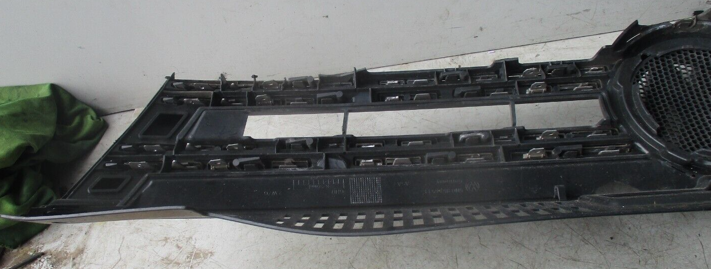 VOLKSWAGEN VW TIGUAN MK1 FRONT UPPER BUMPER RADIATOR GRILL 5N0853653