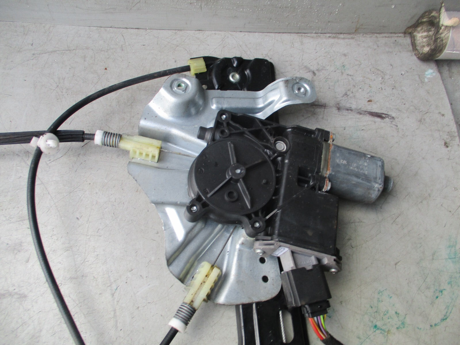 2010 VAUXHALL ASTRA J MK6 NSF PASSENGER FRONT WINDOW MOTOR & REGULATOR 966435103