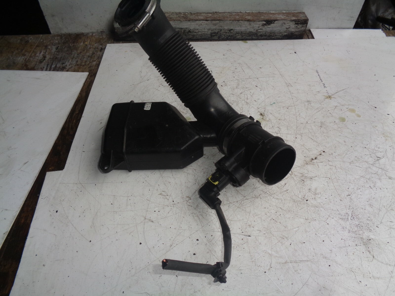 2018 VAUXHALL CORSA E 1.4 PETROL AIR INTAKE BOX AND PIPE 13427558