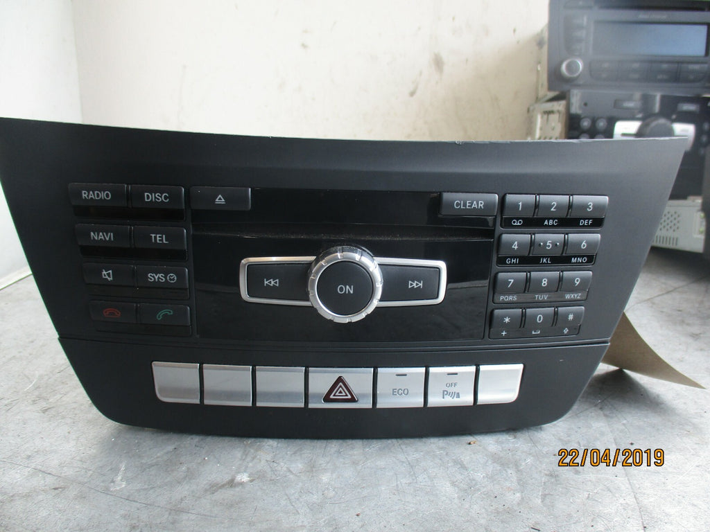 MERCEDES C CLASS W204 RADIO CD PLAYER STEREO SAT NAV HEAD UNIT A2049001813