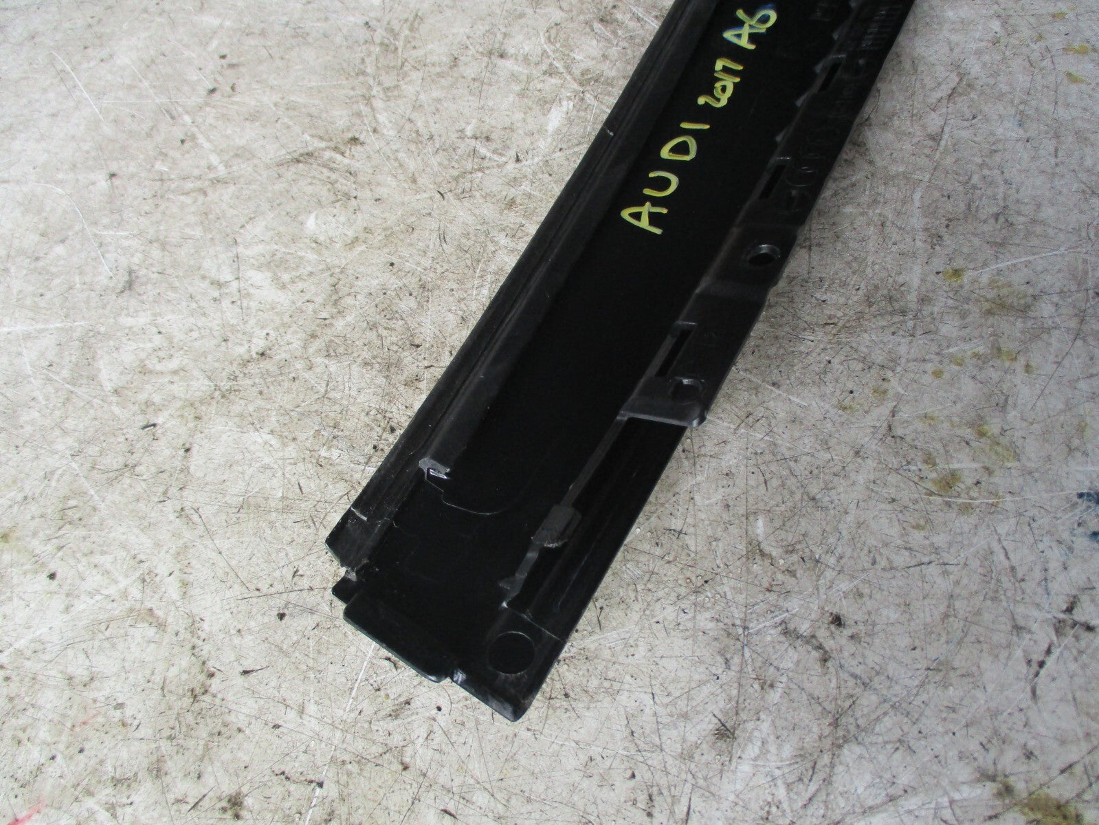 AUDI A6 C7 2017 NSR PASSENGER SIDE REAR DOOR EXTERIOR DOOR PILLAR TRIM 4G0839901
