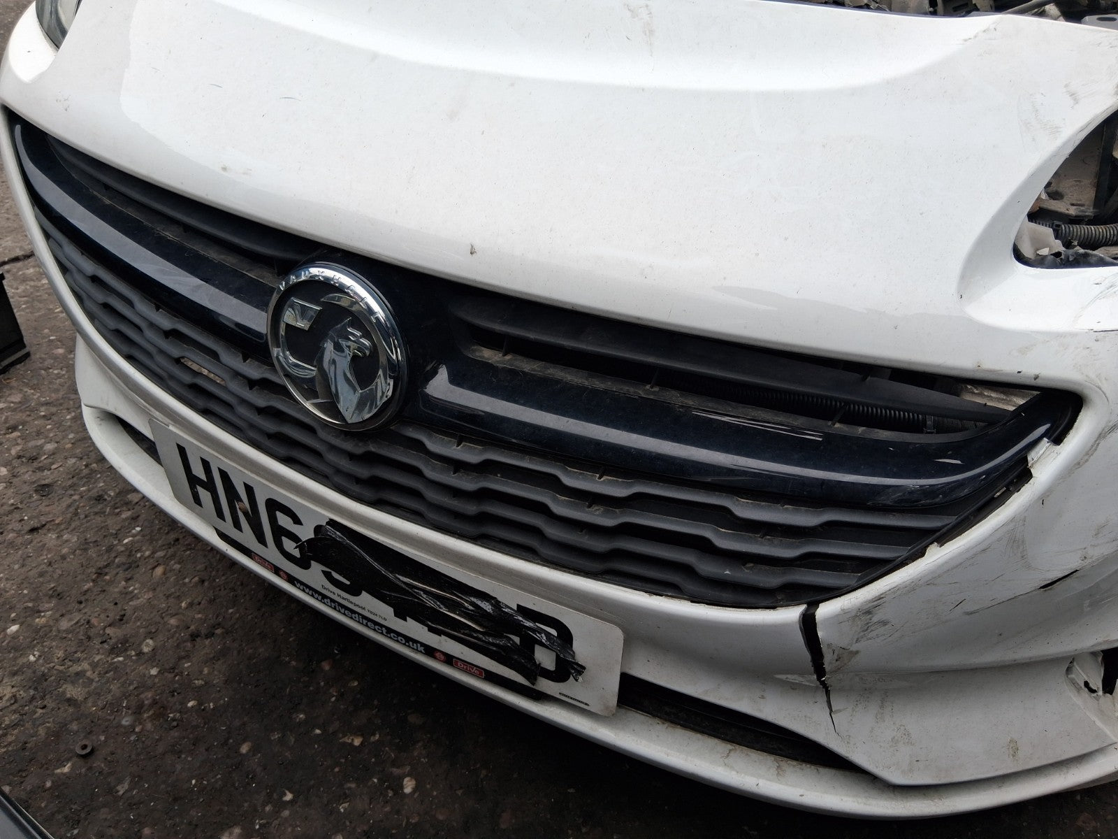 VAUXHALL CORSA E 2019 FRONT BUMPER RADIATOR GRILL BADGE BLACK