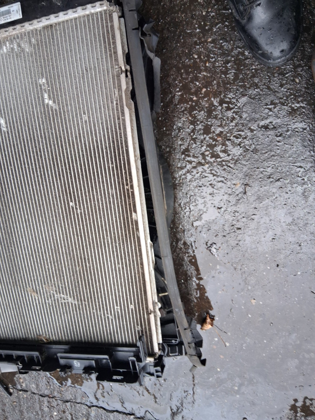 2009 MERCEDES BENZ C CLASS W204 RADIATOR PACK A0995002703
