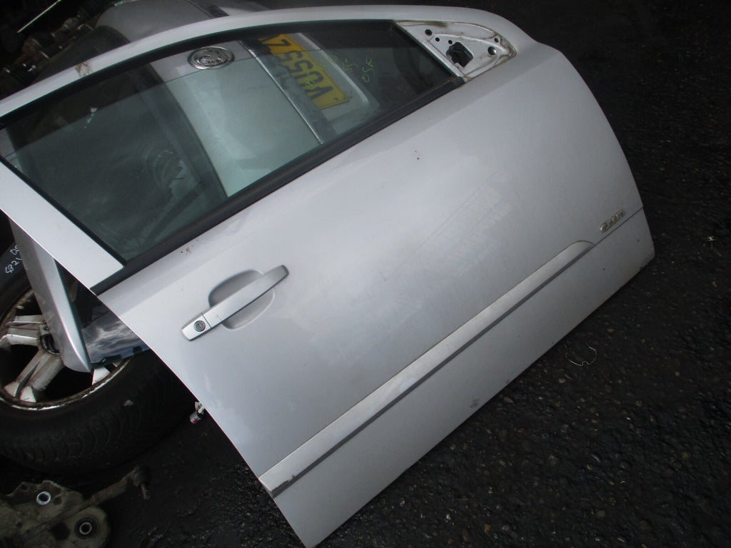 2005 VAUXHALL ASTRA H OSF DRIVER SIDE FRONT COMPLETE DOOR SILVER Z157