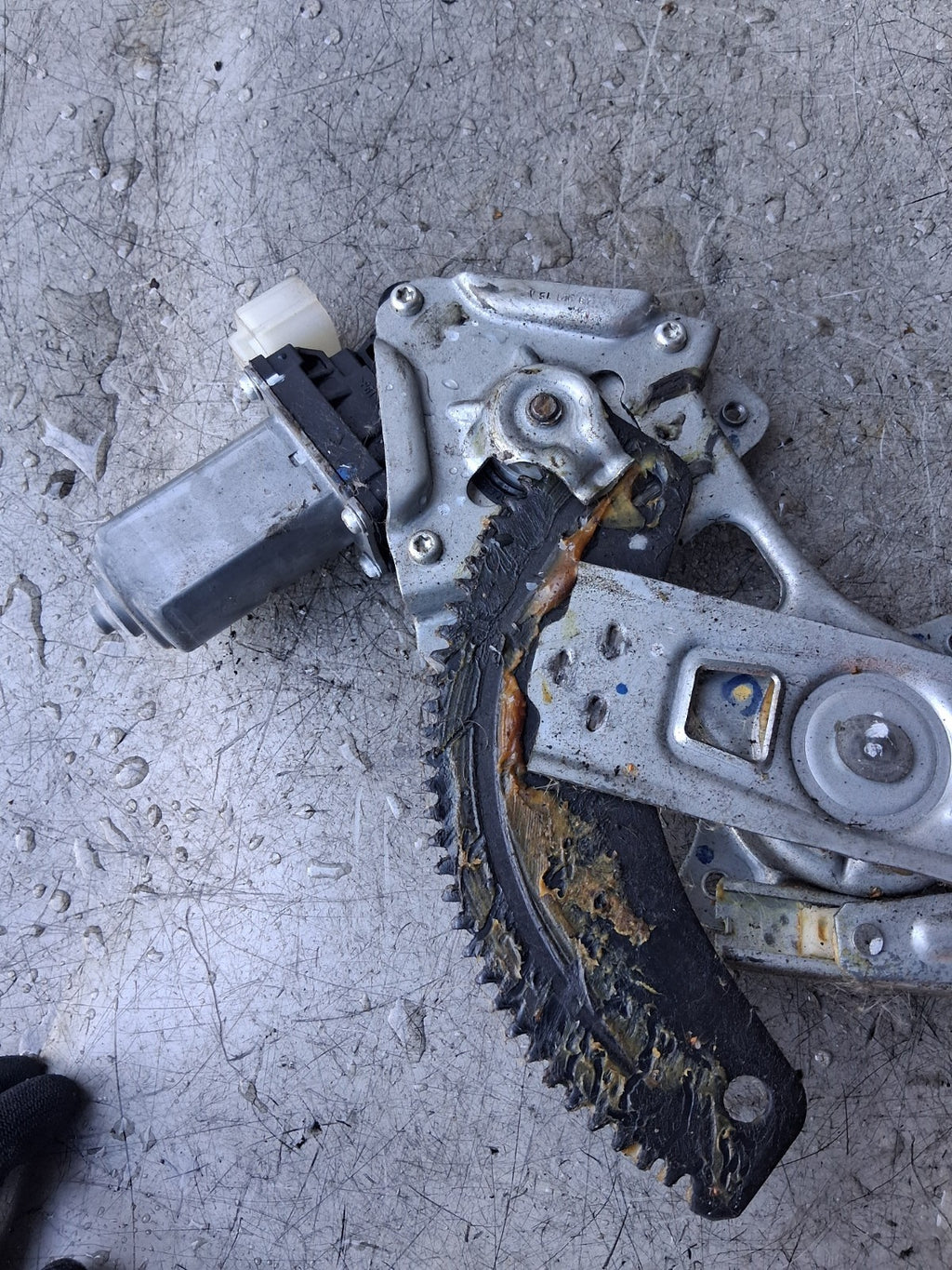 2016 NISSAN NOTE OSF DRIVER SIDE FRONT RIGHT WINDOW MOTOR & REGULATOR 807301HB2A